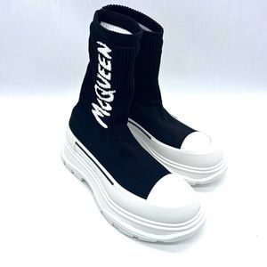 ALEXANDER MCQUEEN
Tread Slick ankle boots